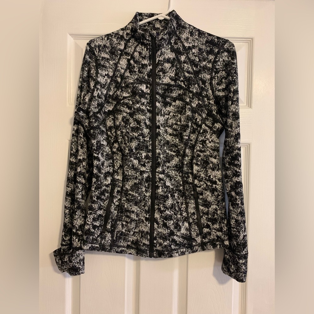 Lululemon Athletica Women’s Black and White Define Jacket